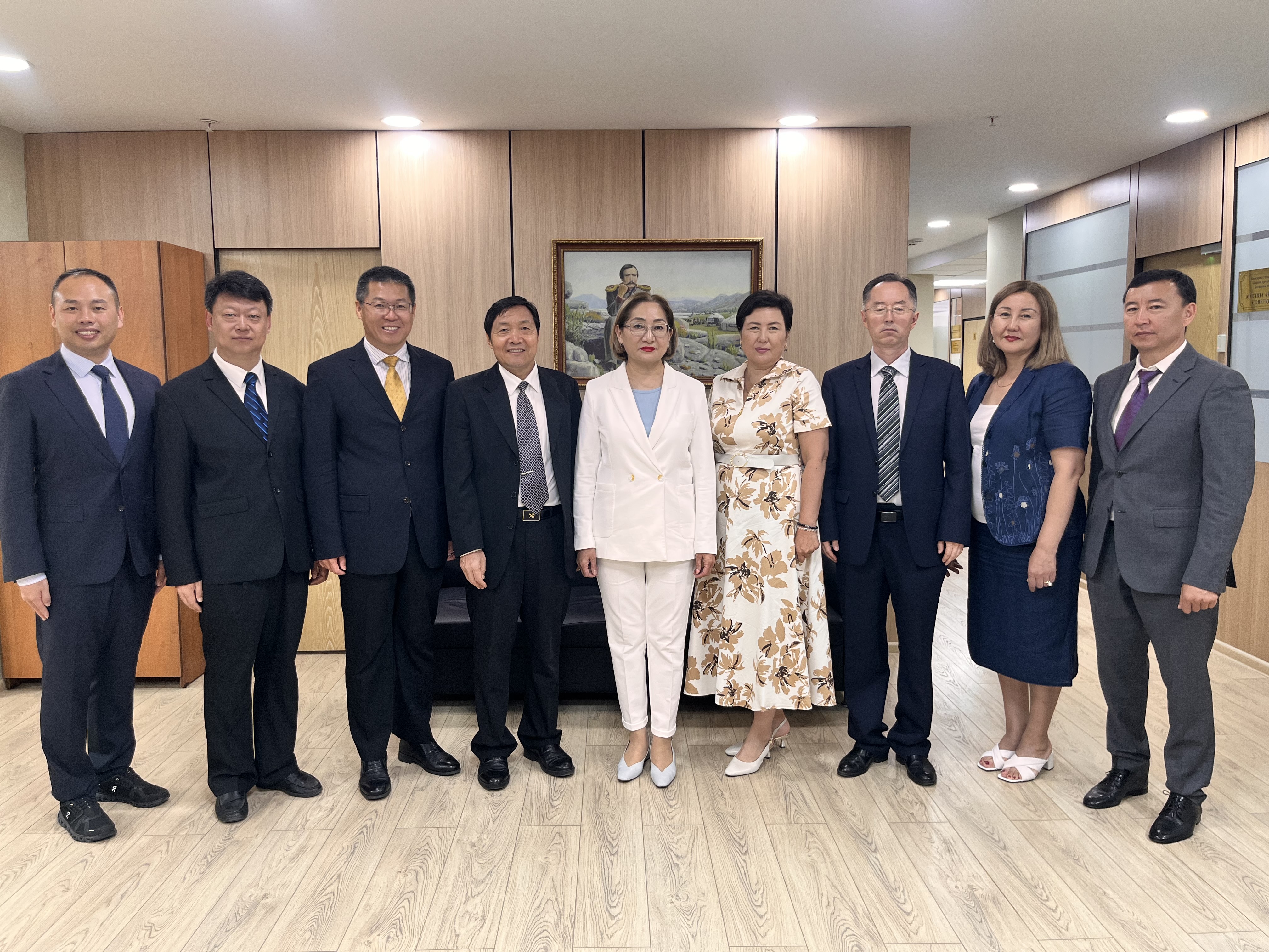 РАБОЧАЯ ВСТРЕЧА С ДЕЛЕГАЦИЕЙ ГЛАВНОГО ТАМОЖЕННОГО УПРАВЛЕНИЯ КНР: УКРЕПЛЕНИЕ СОТРУДНИЧЕСТВА В СФЕРЕ САНИТАРНОЙ БЕЗОПАСНОСТИ